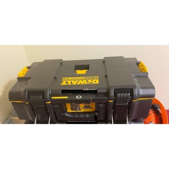 Tool Box - Picture 1 of 1